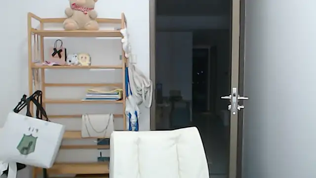 Mimi-cnbaby online show from 04-25-26, 12:19