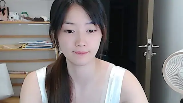 Snapshot of Mimi-cnbaby chatting on 05-17-26, 02:57 Mimi-cnbaby online show from 05-17-26, 02:57