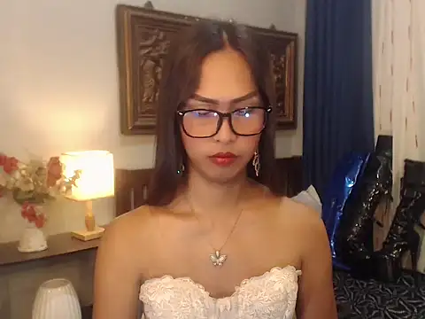 Snapshot of Nathalieheartt chatting on 06-25-26, 02:44 Nathalieheartt online show from 06-25-26, 02:44