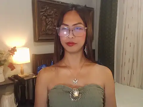 Snapshot of Nathalieheartt chatting on 07-13-26, 01:47 Nathalieheartt online show from 07-13-26, 01:47