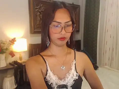 Snapshot of Nathalieheartt chatting on 07-14-26, 02:12 Nathalieheartt online show from 07-14-26, 02:12
