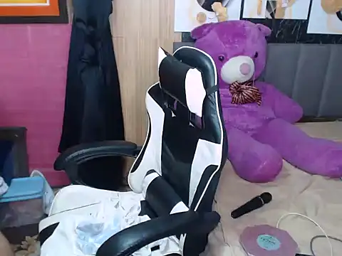 Raffa ella69 online show from 04-13-26, 07:03