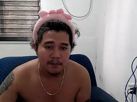 Snapshot of tastylicious_John19 chatting on 11-14-25, 02:10 tastylicious John19 online show from 11-14-25, 02:10