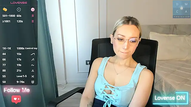 Snapshot of MinaDiamondd chatting on 10-06-25, 03:15 MinaDiamondd online show from 10-06-25, 03:15