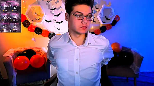 lucas long  online show from 10-26-25, 09:37