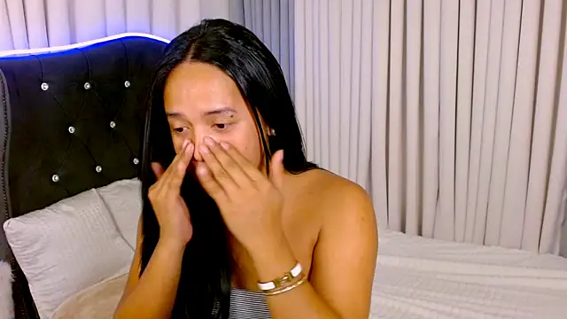 Lorainnelustts online show from 10-07-25, 04:04