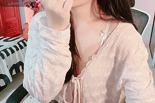    Daisy    online show from 10-17-25, 07:38