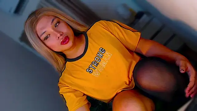 Snapshot of Samantha_Millerxxx chatting on 04-20-26, 04:54 Samantha Millerxxx online show from 04-20-26, 04:54