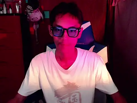 Snapshot of riks_tyler chatting on 07-26-26, 02:35 riks tyler online show from 07-26-26, 02:35