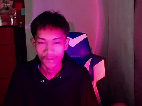 Snapshot of riks_tyler chatting on 07-27-26, 04:03 riks tyler online show from 07-27-26, 04:03