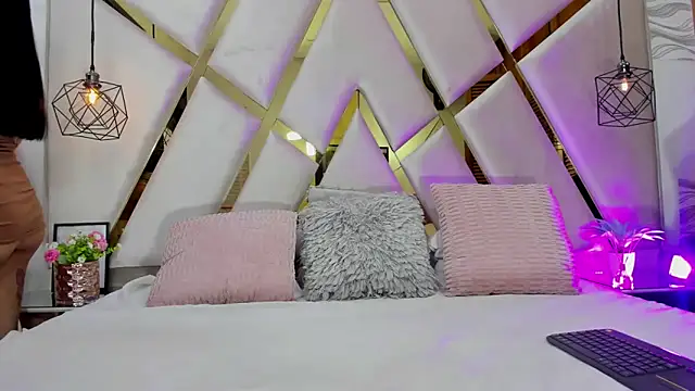 FernandaRousse online show from 10-27-25, 05:39