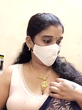 Snapshot of amelia-rani chatting on 10-08-25, 04:48 amelia-rani online show from 10-08-25, 04:48