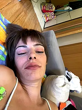 Snapshot of sweetchery999999 chatting on 09-12-25, 10:26 sweetchery999999 online show from 09-12-25, 10:26