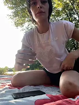 Snapshot of sweetchery999999 chatting on 09-13-25, 03:23 sweetchery999999 online show from 09-13-25, 03:23