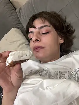 Snapshot of sweetchery999999 chatting on 09-21-25, 08:54 sweetchery999999 online show from 09-21-25, 08:54