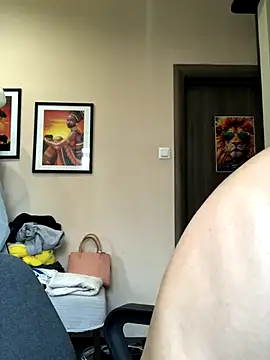 Snapshot of sweetchery999999 chatting on 11-19-25, 09:42 sweetchery999999 online show from 11-19-25, 09:42