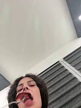 Snapshot of sweetchery999999 chatting on 12-05-25, 07:43 sweetchery999999 online show from 12-05-25, 07:43