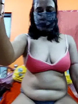 Snapshot of Hotpuja25 chatting on 11-08-25, 03:56 Hotpuja25 online show from 11-08-25, 03:56