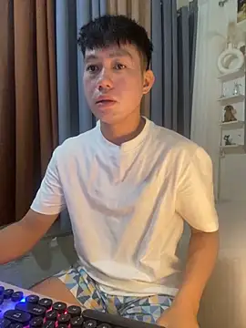 xshyboyx online show from 10-29-25, 02:58