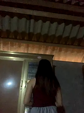 Snapshot of ThiHa003 chatting on 10-24-25, 08:11 ThiHa003 online show from 10-24-25, 08:11