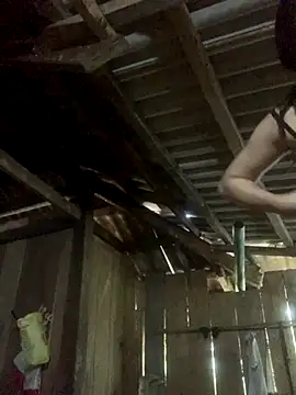 Snapshot of ThiHa003 chatting on 10-28-25, 01:09 ThiHa003 online show from 10-28-25, 01:09