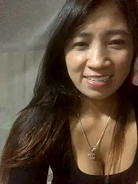 Snapshot of ThiHa003 chatting on 10-29-25, 03:25 ThiHa003 online show from 10-29-25, 03:25