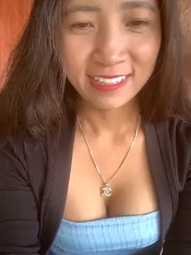 Snapshot of ThiHa003 chatting on 11-02-25, 02:14 ThiHa003 online show from 11-02-25, 02:14