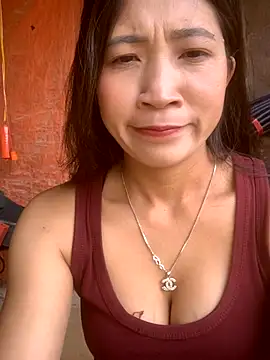 Snapshot of ThiHa003 chatting on 11-14-25, 03:27 ThiHa003 online show from 11-14-25, 03:27