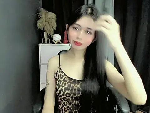 LexiLove online show from 11-21-25, 01:10