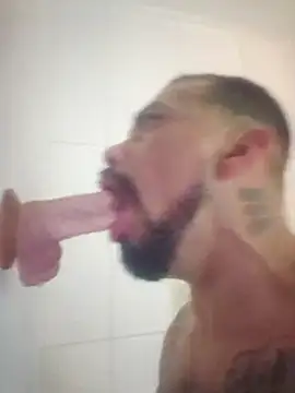 Snapshot of Cnutt310 chatting on 11-02-25, 06:27 Cnutt310 online show from 11-02-25, 06:27