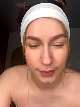 Agata Holman online show from 11-19-25, 10:21