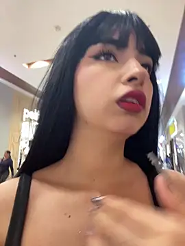 Snapshot of RosseMelody chatting on 10-15-25, 10:43 RosseMelody online show from 10-15-25, 10:43