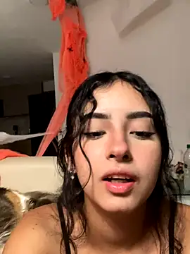 Snapshot of RosseMelody chatting on 10-23-25, 04:56 RosseMelody online show from 10-23-25, 04:56