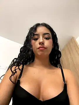 Snapshot of RosseMelody chatting on 11-24-25, 06:02 RosseMelody online show from 11-24-25, 06:02