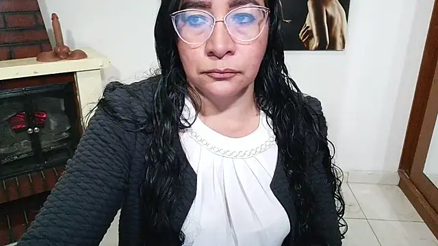 Snapshot of Grace_mature_milf chatting on 12-18-25, 10:32 Grace mature milf online show from 12-18-25, 10:32