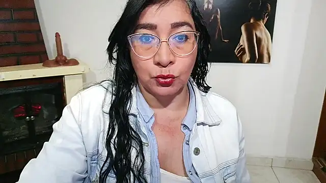 Snapshot of Grace_mature_milf chatting on 12-22-25, 10:12 Grace mature milf online show from 12-22-25, 10:12