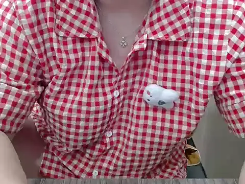 Snapshot of Zhi__2k6 chatting on 10-01-25, 04:57 Zhi 2k6 online show from 10-01-25, 04:57