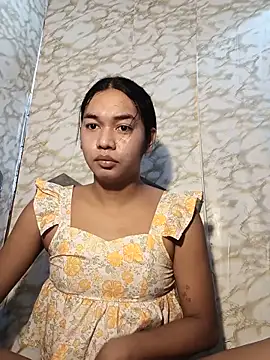 Snapshot of youryummybaby chatting on 06-27-26, 03:00 youryummybaby online show from 06-27-26, 03:00