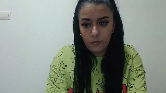 Snapshot of Maryem637048 chatting on 10-19-25, 02:07 Maryem637048 online show from 10-19-25, 02:07