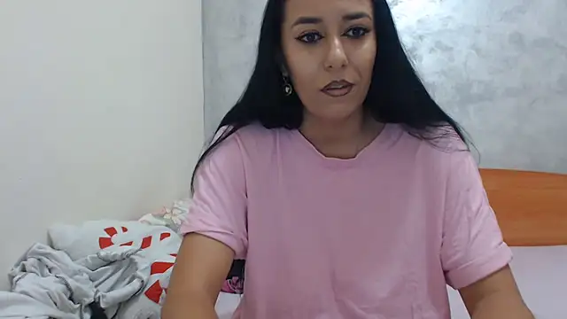 Snapshot of Maryem637048 chatting on 06-03-26, 01:36 Maryem637048 online show from 06-03-26, 01:36
