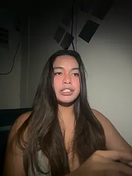 Snapshot of urasianlady chatting on 11-08-25, 05:12 urasianlady online show from 11-08-25, 05:12