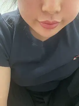 Snapshot of -Luxury chatting on 06-02-26, 03:14 -Luxury online show from 06-02-26, 03:14