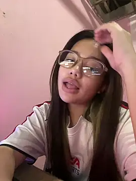 Snapshot of aaliyah_walker chatting on 07-27-26, 01:29 aaliyah walker online show from 07-27-26, 01:29
