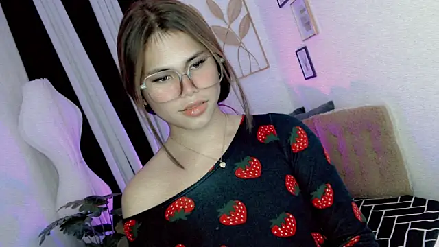 Snapshot of PrettyBlythes_TS chatting on 05-17-26, 02:57 PrettyBlythes TS online show from 05-17-26, 02:57