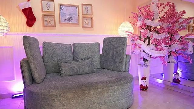 NicoleCrawft online show from 12-05-25, 07:10