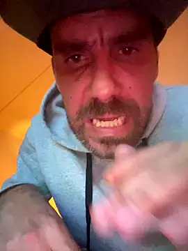 Snapshot of thepenisher777 chatting on 09-13-25, 04:45 thepenisher777 online show from 09-13-25, 04:45