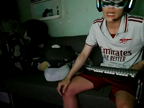 Snapshot of boyhigh1997 chatting on 02-15-26, 07:51 boyhigh1997 online show from 02-15-26, 07:51