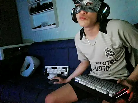 Snapshot of boyhigh1997 chatting on 03-19-26, 05:17 boyhigh1997 online show from 03-19-26, 05:17