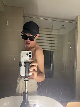 Snapshot of boyhigh1997 chatting on 04-06-26, 09:49 boyhigh1997 online show from 04-06-26, 09:49