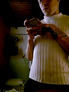 Snapshot of anaboleyn chatting on 11-28-25, 07:05 anaboleyn online show from 11-28-25, 07:05